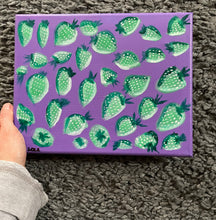Load image into Gallery viewer, Mint strawberries (purple)
