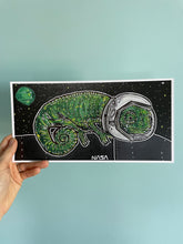 Load image into Gallery viewer, Chameleon print
